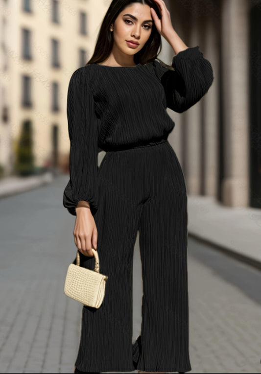 Élégance Noire – Plissee-Jumpsuit der Extraklasse“