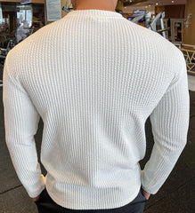 „Herrenpullover mit Relieftextur”