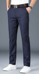 Stilvoller Schnitt – Herren Chino „Marine Eleganz“