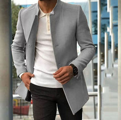 Urbaner Taktgeber“ – Herrenmantel mit Stehkragen