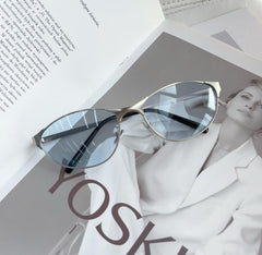 Eisglanz Shades – Luxus-Sonnenbrille in Silberoptik