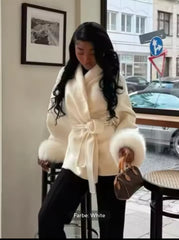 Luxuriöser Wollmantel mit Fuchspelz – Elegant & Zeitlos in Grau