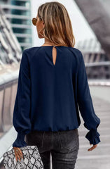 Marina Eleganz – Faltenbluse in Navy