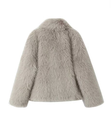 Faux Fur Elegance – Oversized Kunstfelljacke in Taupe