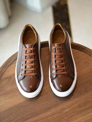 Trendige Herren-Sneaker in Braun