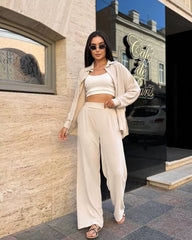 plain long-sleeved shirt with lapels & casual trousers in European-American style