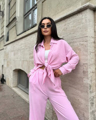 plain long-sleeved shirt with lapels & casual trousers in European-American style