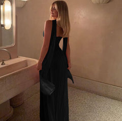 Elegantes Schwarzes Abendkleid mit Drapierung