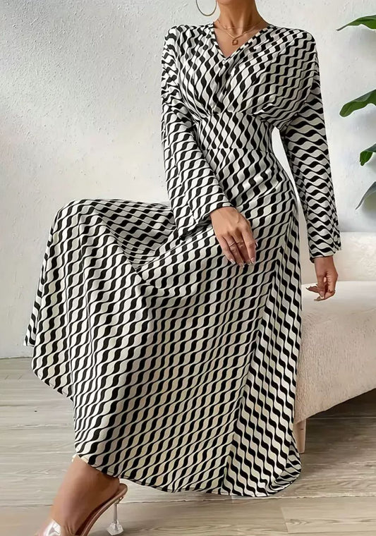 Elegantes Maxikleid mit Wellenmuster