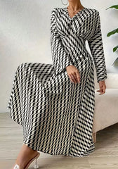 Elegantes Maxikleid mit Wellenmuster