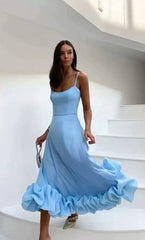 Blossom Elegance – Sommerkleid mit Blüten-Saum