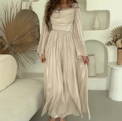 Elina – Maxikleid aus fließendem Satin