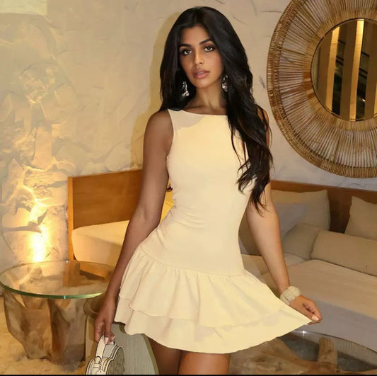 Elegance Charm – Rüschen-Minikleid