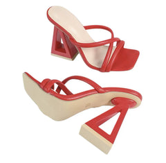 Luna” Rote Statement-Heels mit Geometrischem Absatz