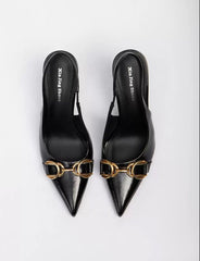 Elegant Chain Chic – Slingback Pumps in Lackoptik
