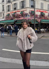 Faux Fur Elegance – Oversized Kunstfelljacke in Taupe