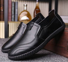 Schwarzlicht – Eleganter Slip-On für Herren