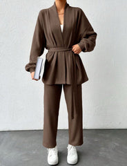 „LounEleganz – Zweiteiler mit Stil und Komfort“