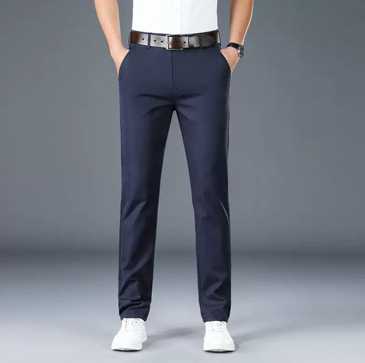 Stilvoller Schnitt – Herren Chino „Marine Eleganz“