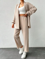 „LounEleganz – Zweiteiler mit Stil und Komfort“