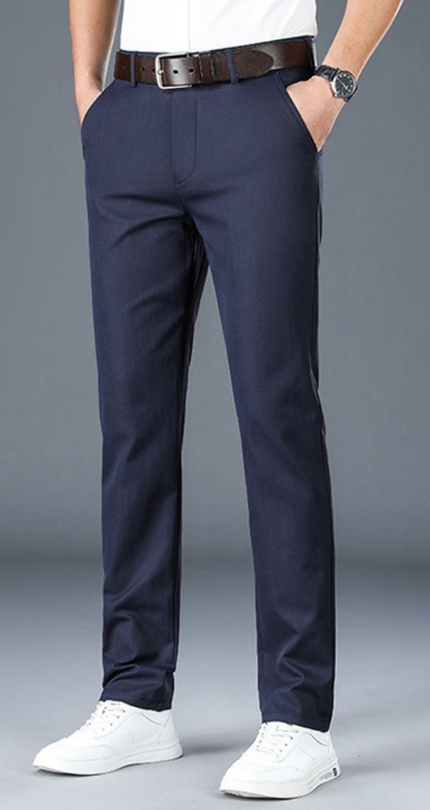 Stilvoller Schnitt – Herren Chino „Marine Eleganz“