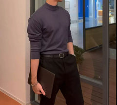 Men's fine knit sweater