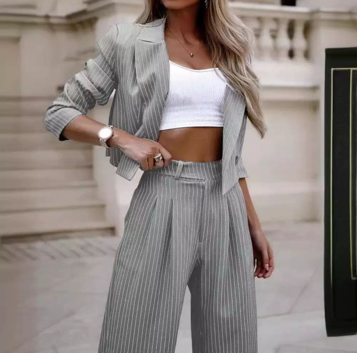 Urban Elegance“ Zweiteiler mit Nadelstreifen