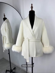 Luxuriöser Wollmantel mit Fuchspelz – Elegant & Zeitlos in Grau