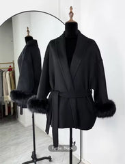 Luxuriöser Wollmantel mit Fuchspelz – Elegant & Zeitlos in Grau