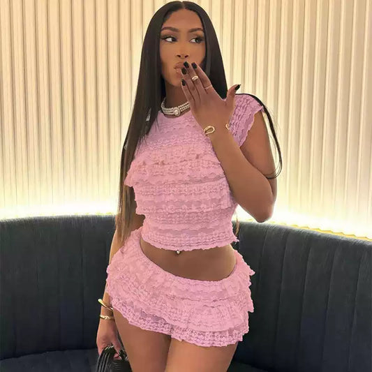 Zweiteiler mit Süßer Spitzen-Crop-Top und Rüschen-Shorts