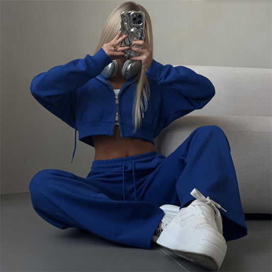 Sporty two-piece suit for women