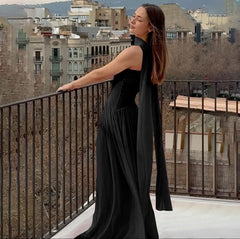 Elegantes Schwarzes Abendkleid mit Drapierung