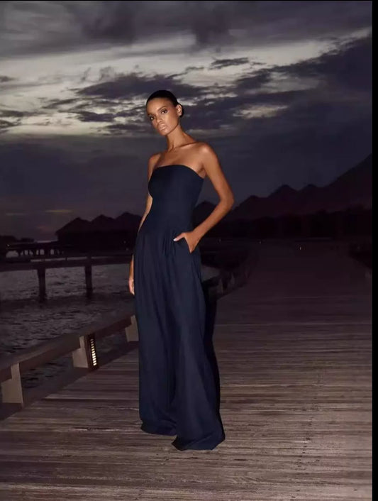 Eleganter Einteiler – Schwarzer Bandeau-Jumpsuit