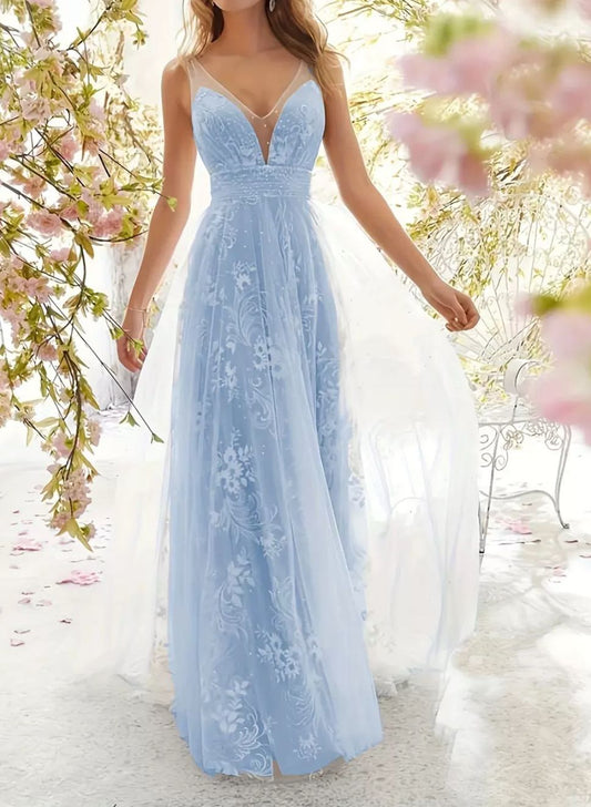 Elegant evening dress with floral lace