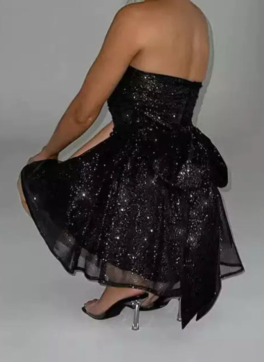 Glitzerndes Cocktailkleid