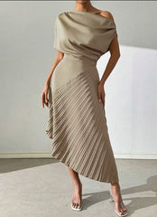 Asymmetrisches One-Shoulder-Midikleid