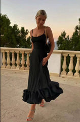 Blossom Elegance – Sommerkleid mit Blüten-Saum