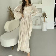 Elina – Maxikleid aus fließendem Satin