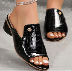 Eleganza Luxe – Damen Pantolette in Krokodil-Optik