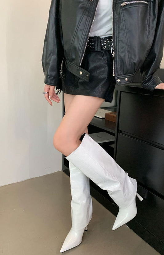 Croc Noir – high heel boots in a crocodile look