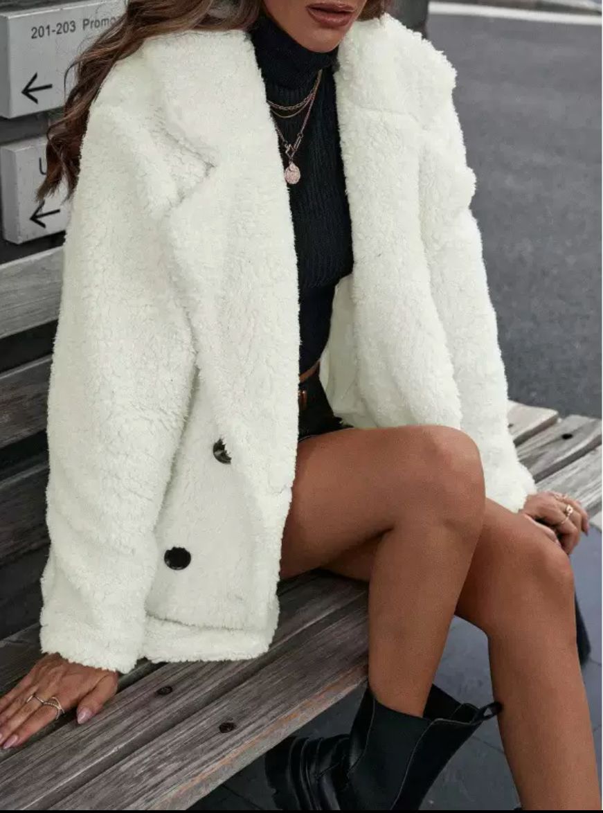 Winterglow Teddy Coat – White Elegance Edition