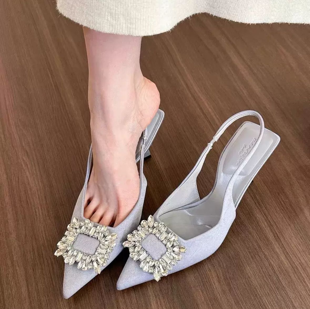 Luna Elegance – Slingback Pumps mit Strassverzierung