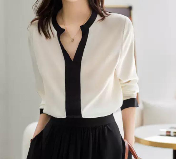 Noir Élégance – Zweifarbige Seidenbluse