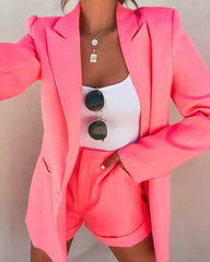 „Power Chic – Zweiteiler in Cremeweiß”